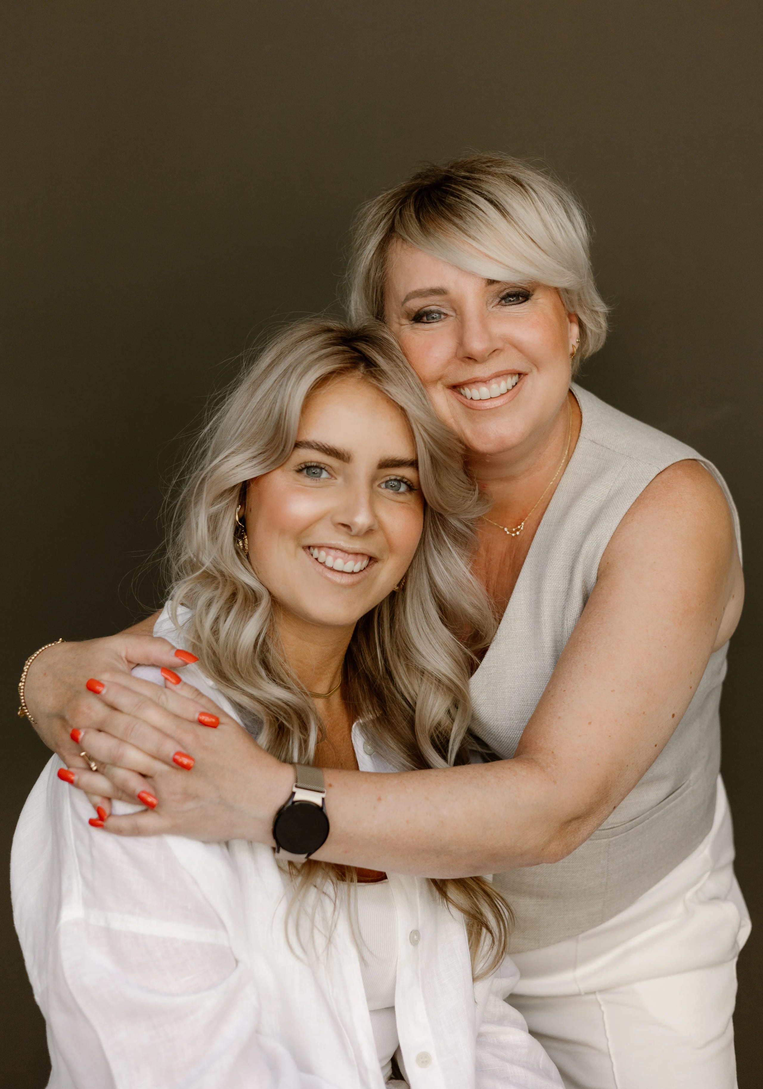 Joyce & Maica - Vriendschapsportretfotografie met warme sfeer en authentieke momenten